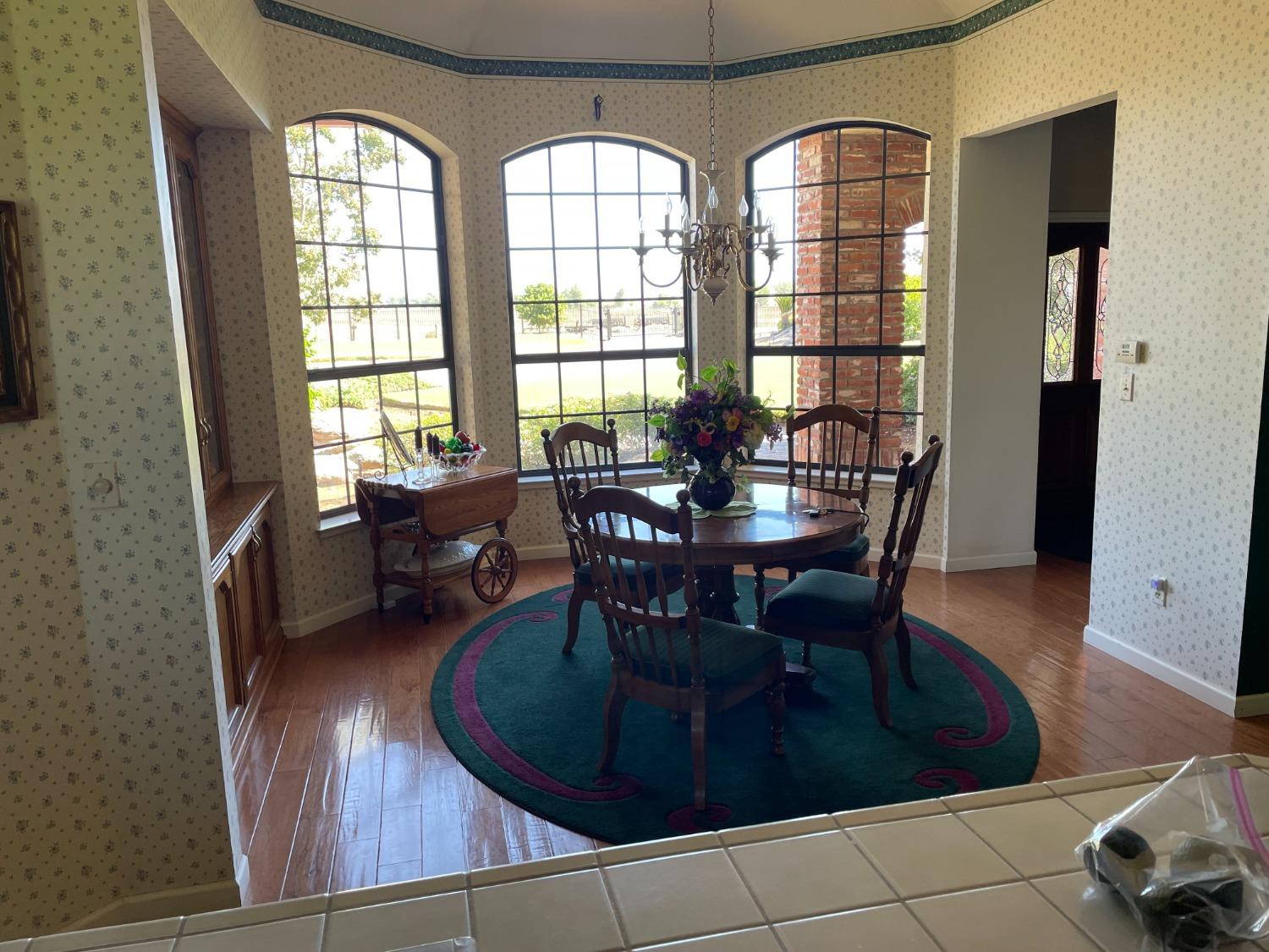 13925 E Shaw Ave, Sanger, CA 93657