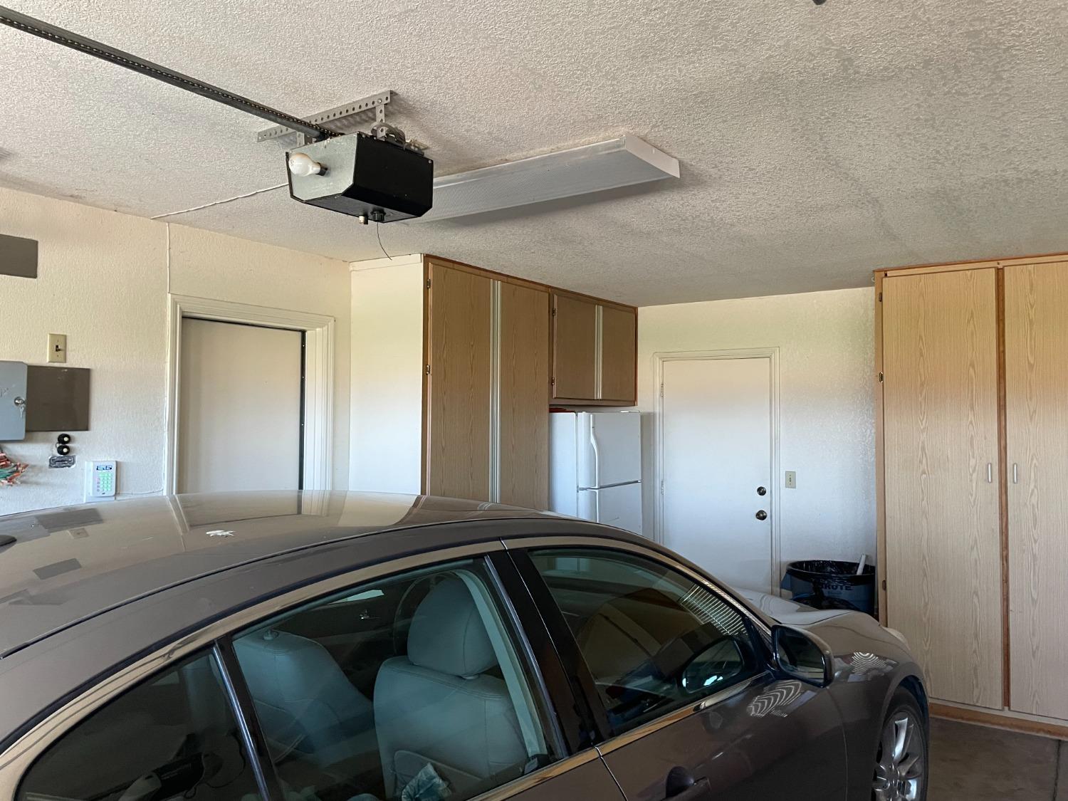 13925 E Shaw Ave, Sanger, CA 93657