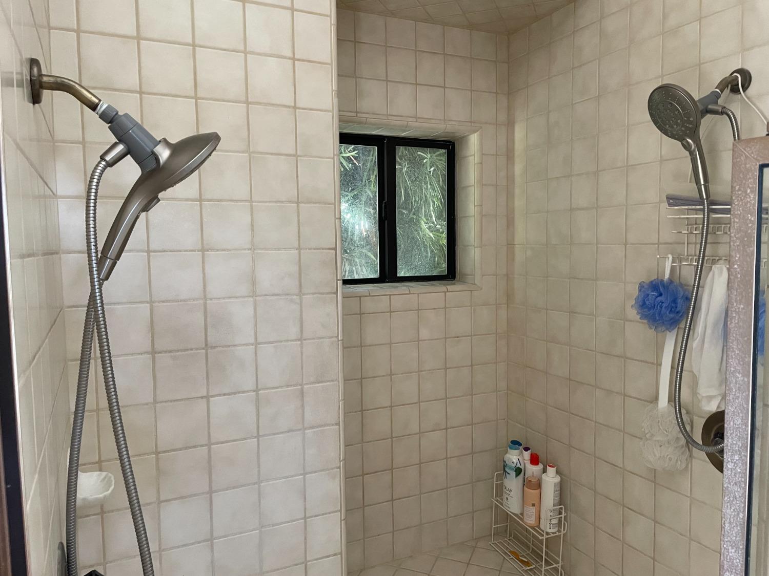 13925 E Shaw Ave, Sanger, CA 93657