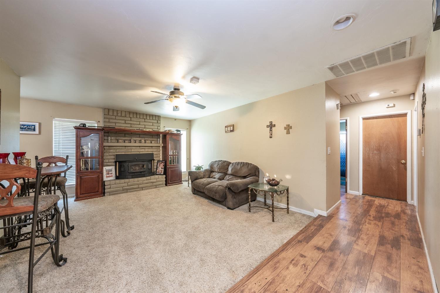 165 W Magnolia Ave, Hanford, CA 93230