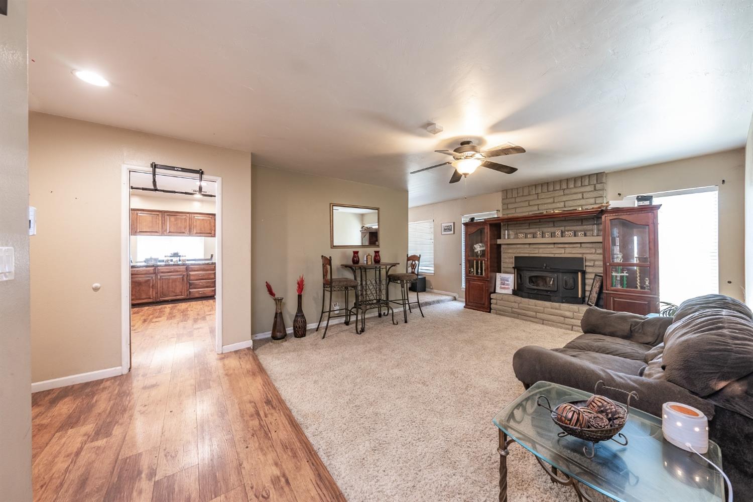 165 W Magnolia Ave, Hanford, CA 93230