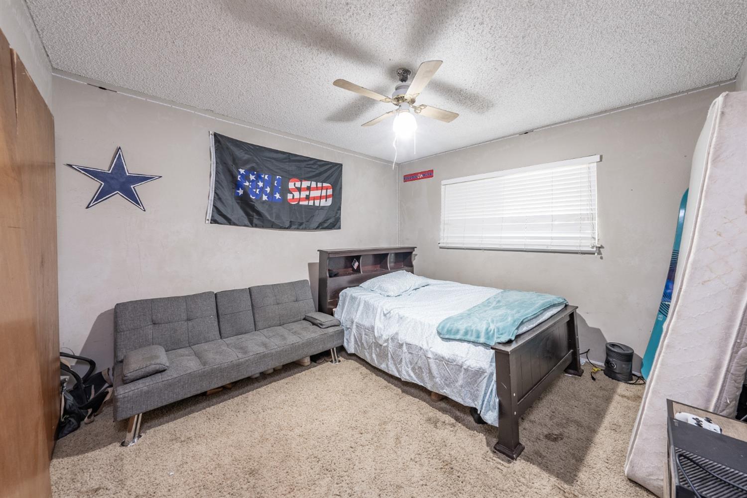 165 W Magnolia Ave, Hanford, CA 93230