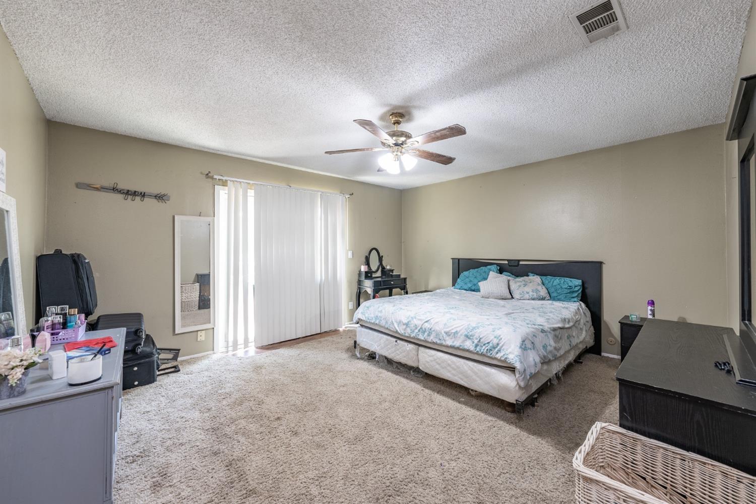 165 W Magnolia Ave, Hanford, CA 93230