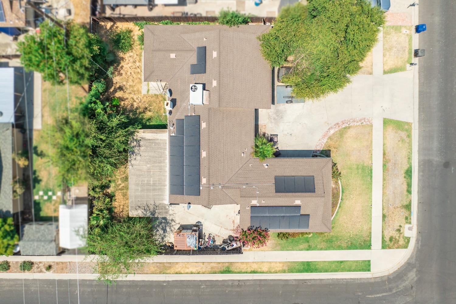 165 W Magnolia Ave, Hanford, CA 93230