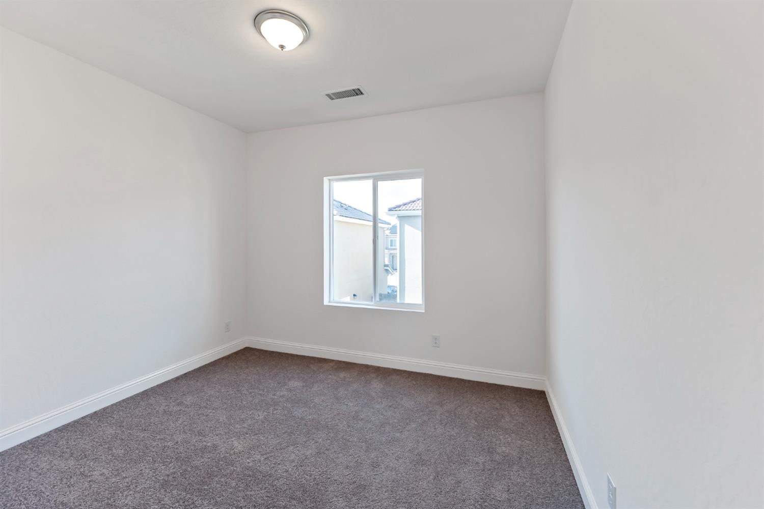 4422 W Langden Dr #Lot14, Fresno, CA 93722