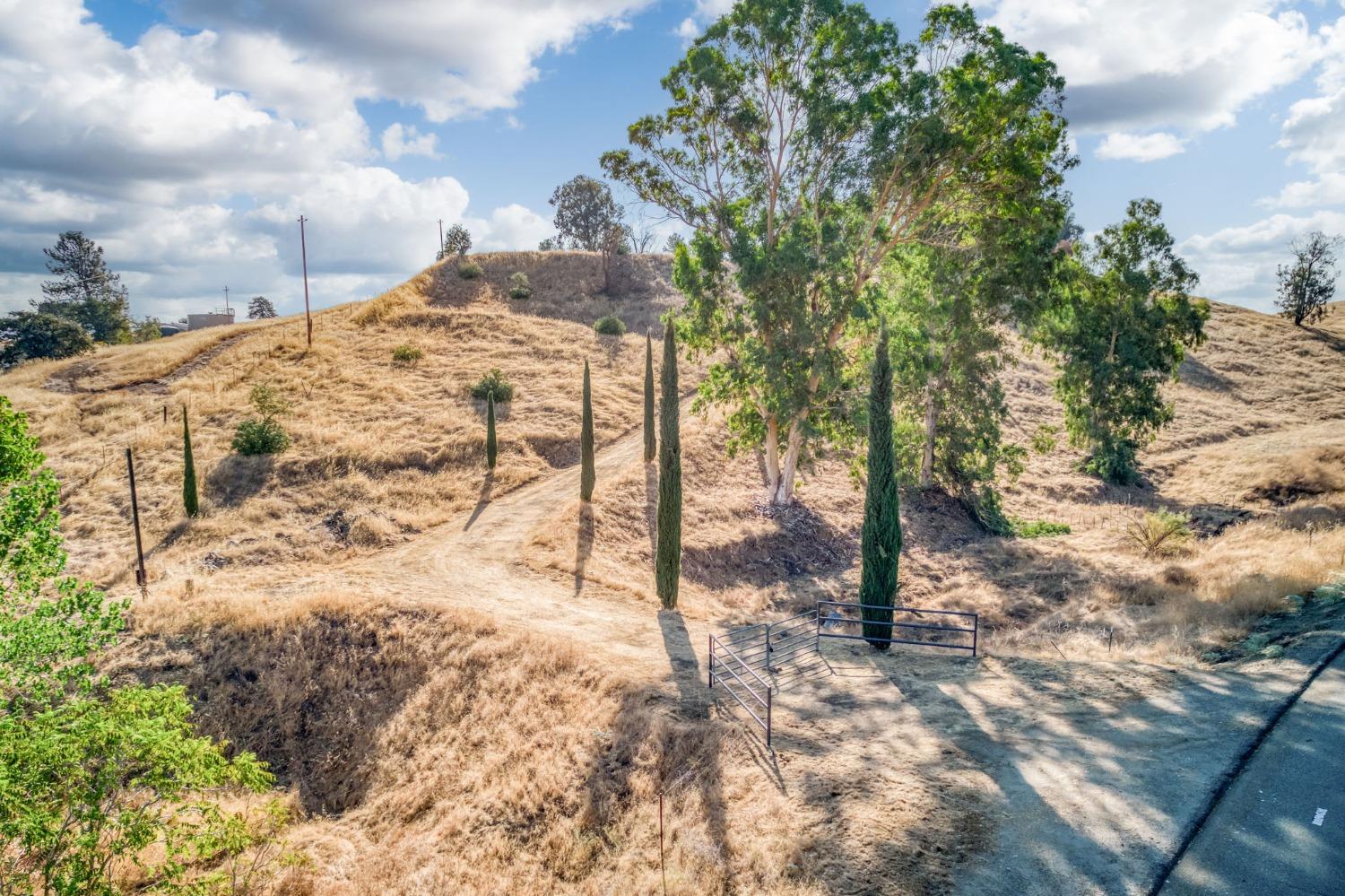 0 0 No Address Available, Friant, CA 93626