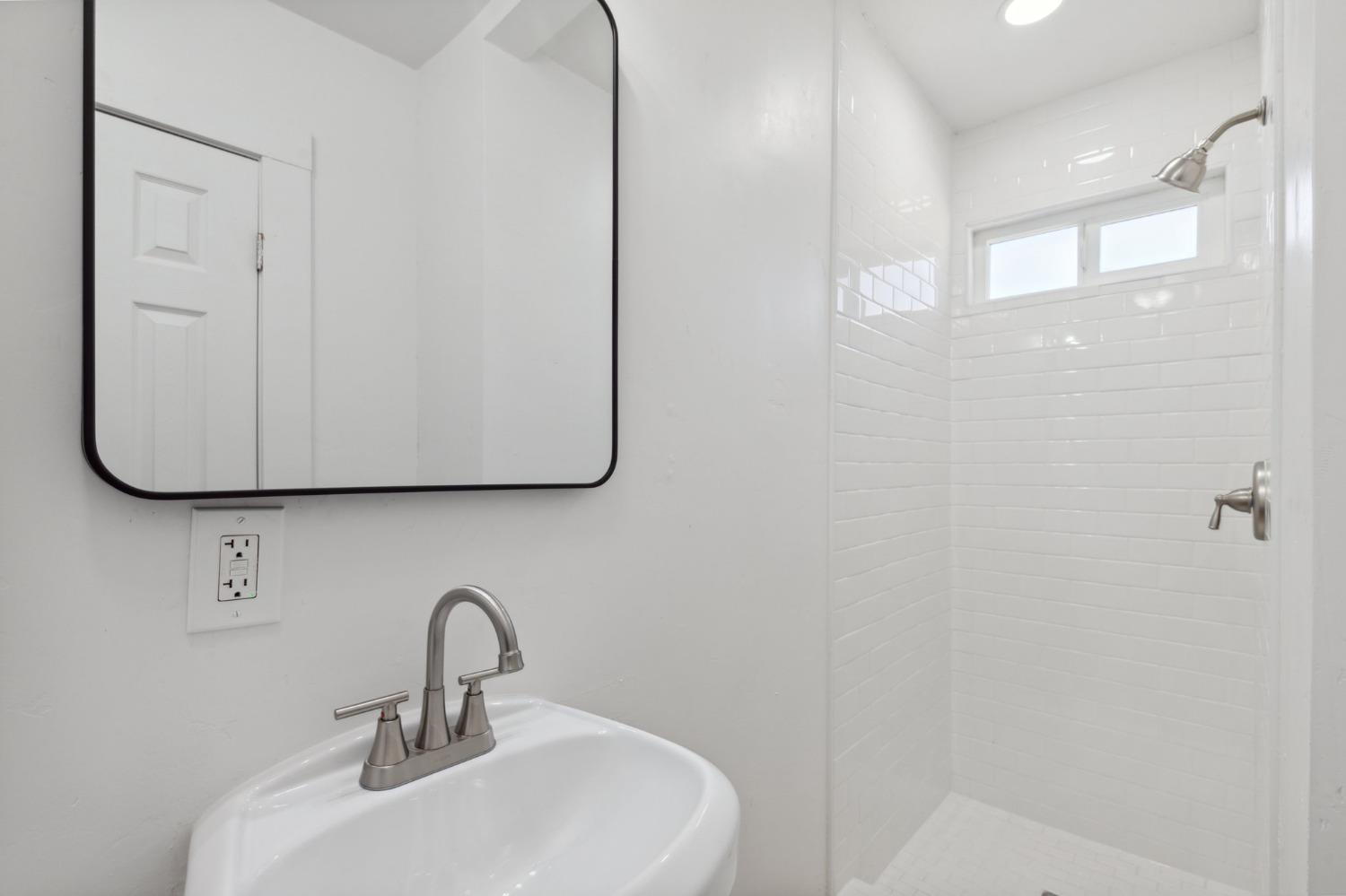 603 E Mildreda Ave, Fresno, CA 93701