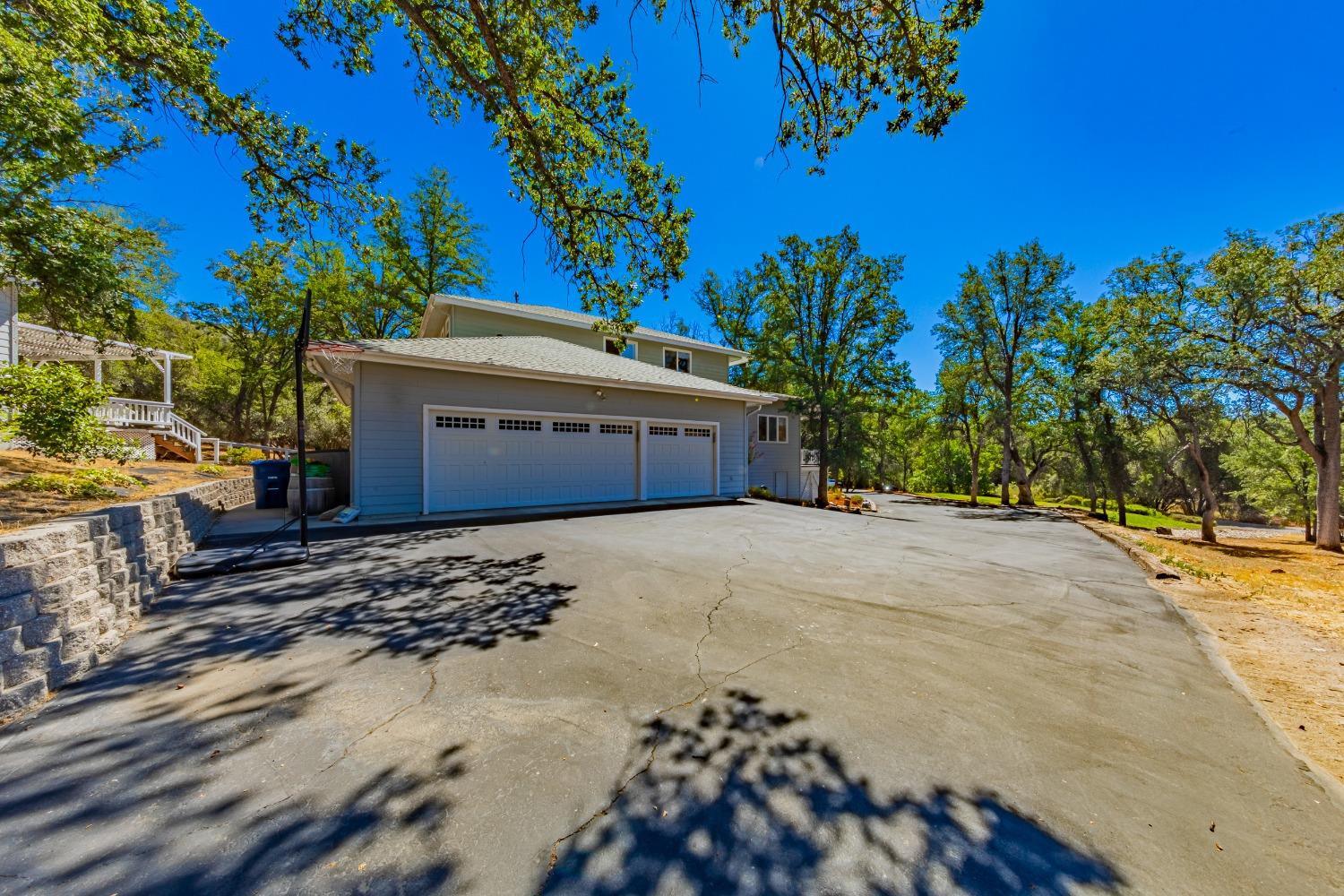 46469 Wallu Ln, Ahwahnee, CA 93601