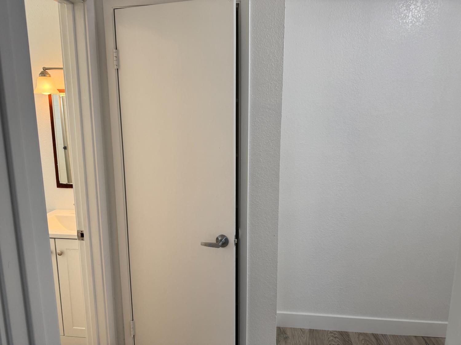 2216 Peach Ave #4, Clovis, CA 93612