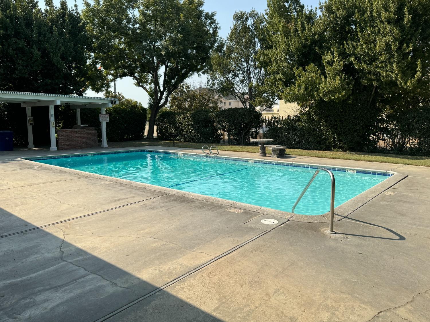 2216 Peach Ave #4, Clovis, CA 93612