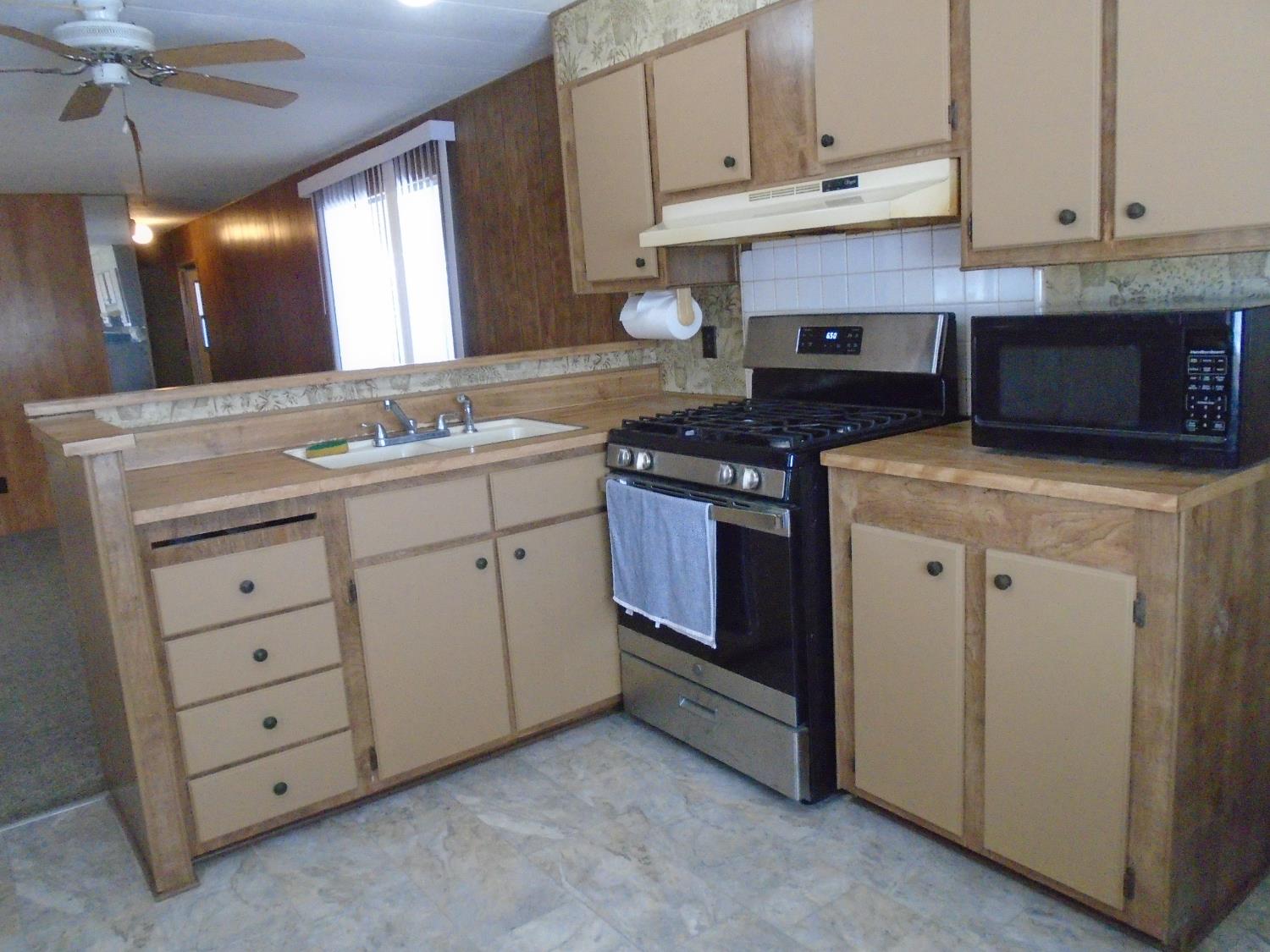 860 #117 E Grangeville Blvd #117, Hanford, CA 93230