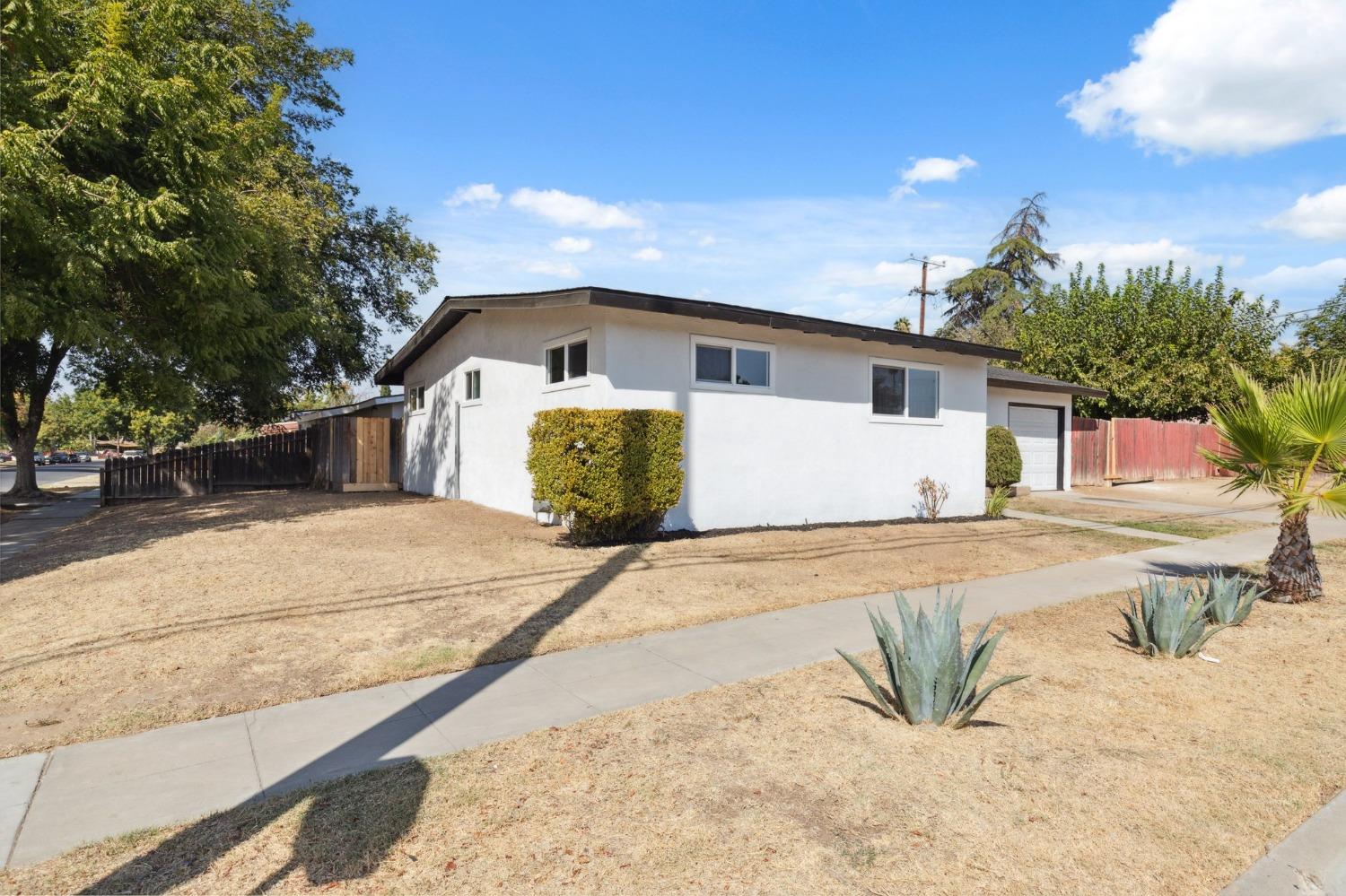 2224 W Shields Ave, Fresno, CA 93705