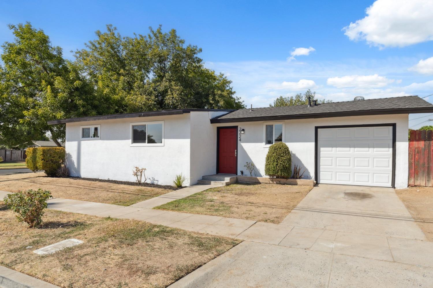 2224 W Shields Ave, Fresno, CA 93705
