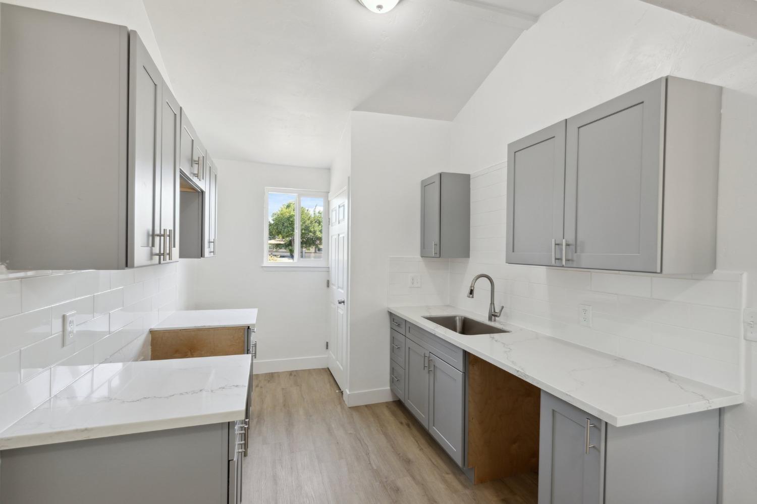 2224 W Shields Ave, Fresno, CA 93705