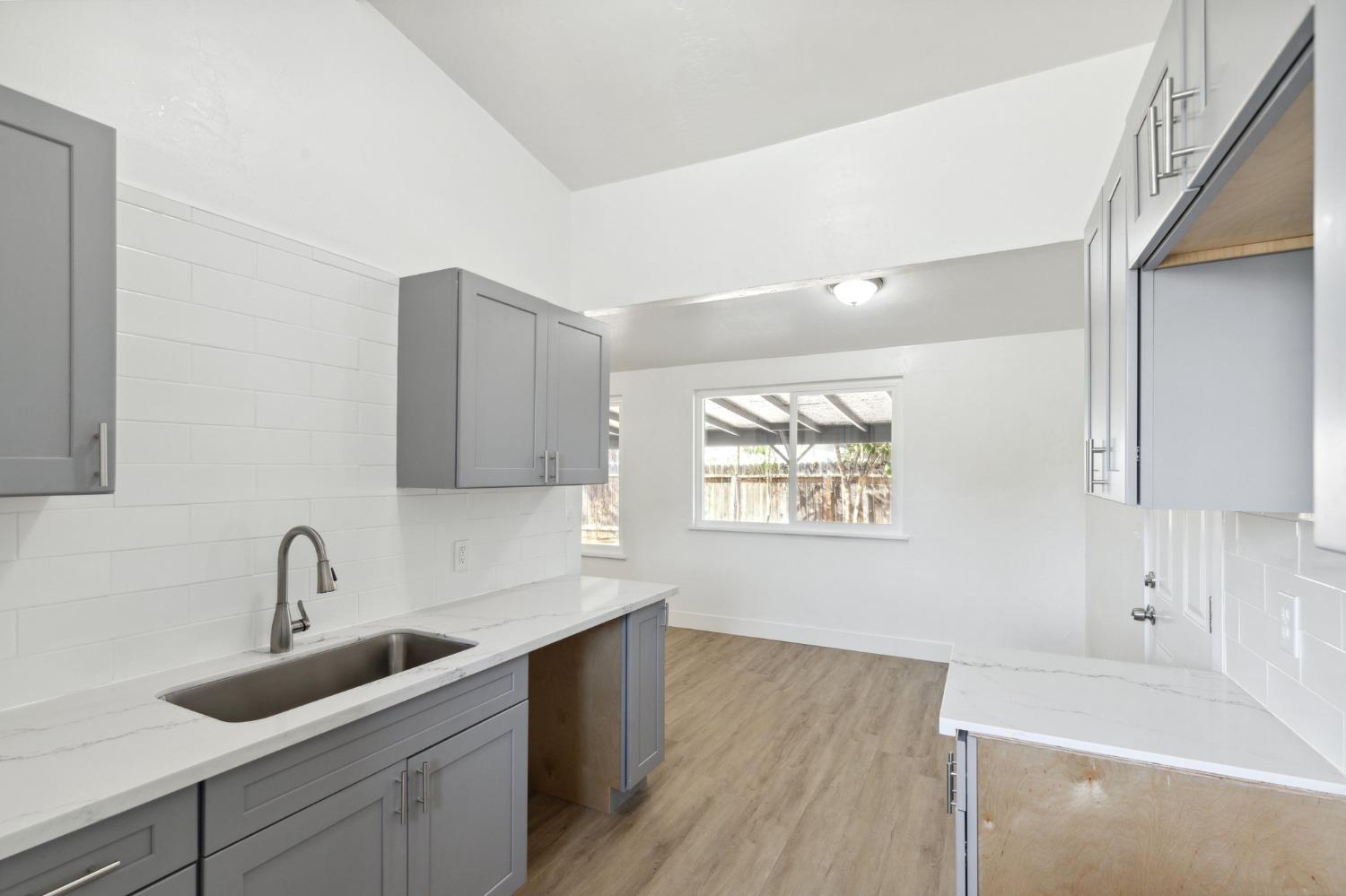 2224 W Shields Ave, Fresno, CA 93705