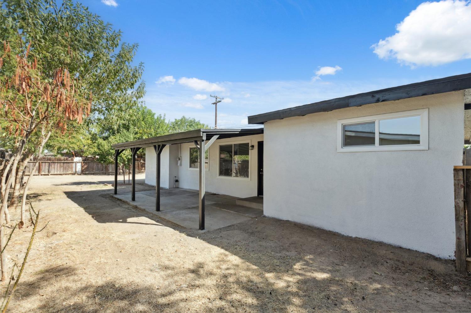 2224 W Shields Ave, Fresno, CA 93705