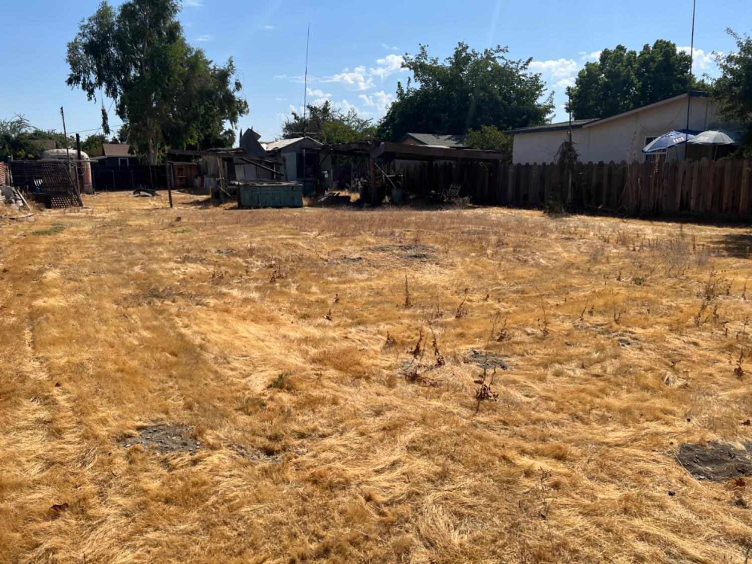 311 Stadium Rd, Madera, CA 93637