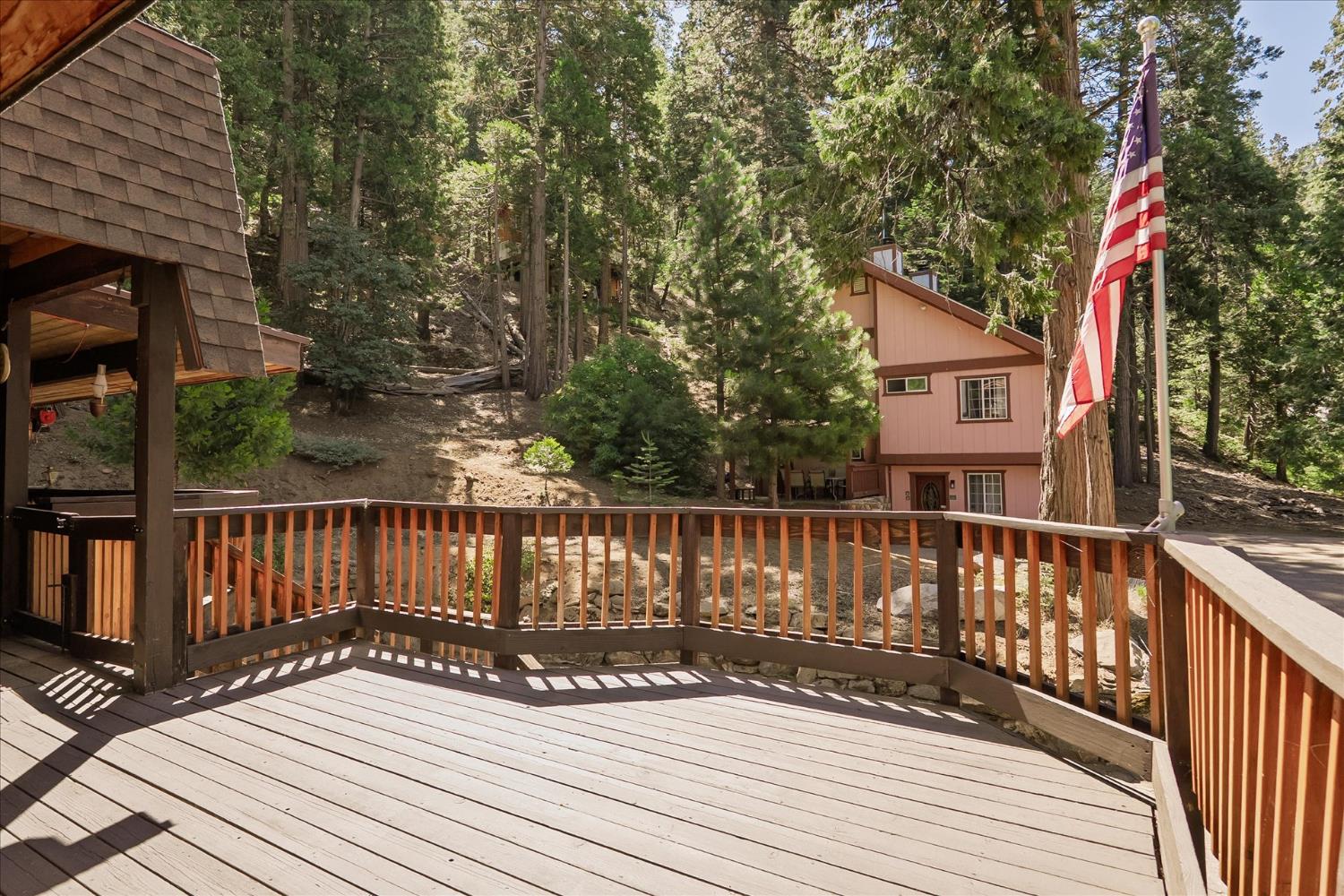 7226 Yosemite Park Way, Yosemite West, CA 95389