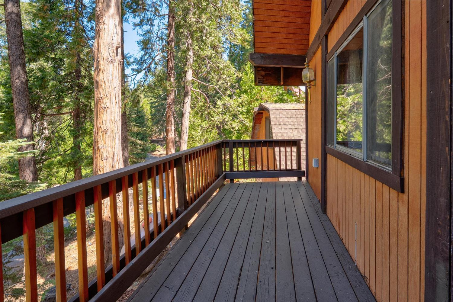 7226 Yosemite Park Way, Yosemite West, CA 95389