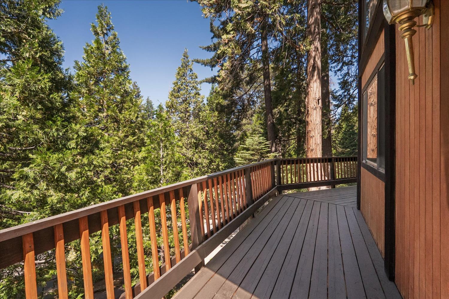 7226 Yosemite Park Way, Yosemite West, CA 95389