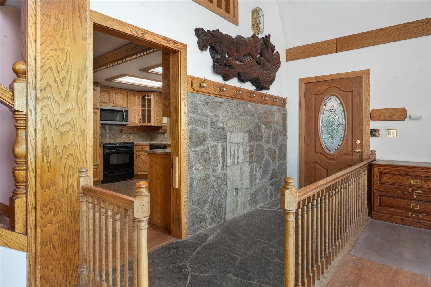 7226 Yosemite Park Way, Yosemite West, CA 95389