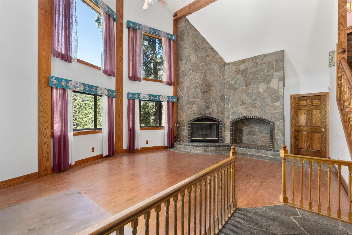 7226 Yosemite Park Way, Yosemite West, CA 95389