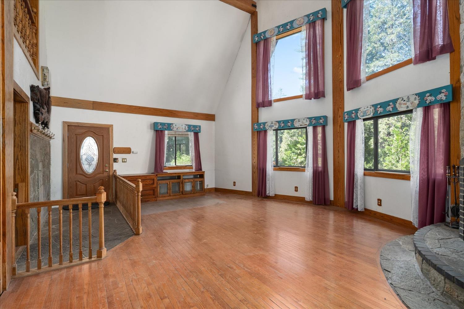 7226 Yosemite Park Way, Yosemite West, CA 95389