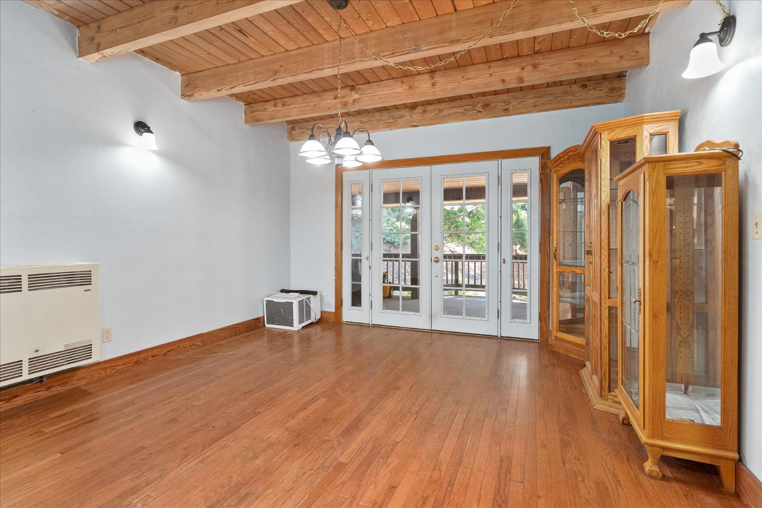 7226 Yosemite Park Way, Yosemite West, CA 95389