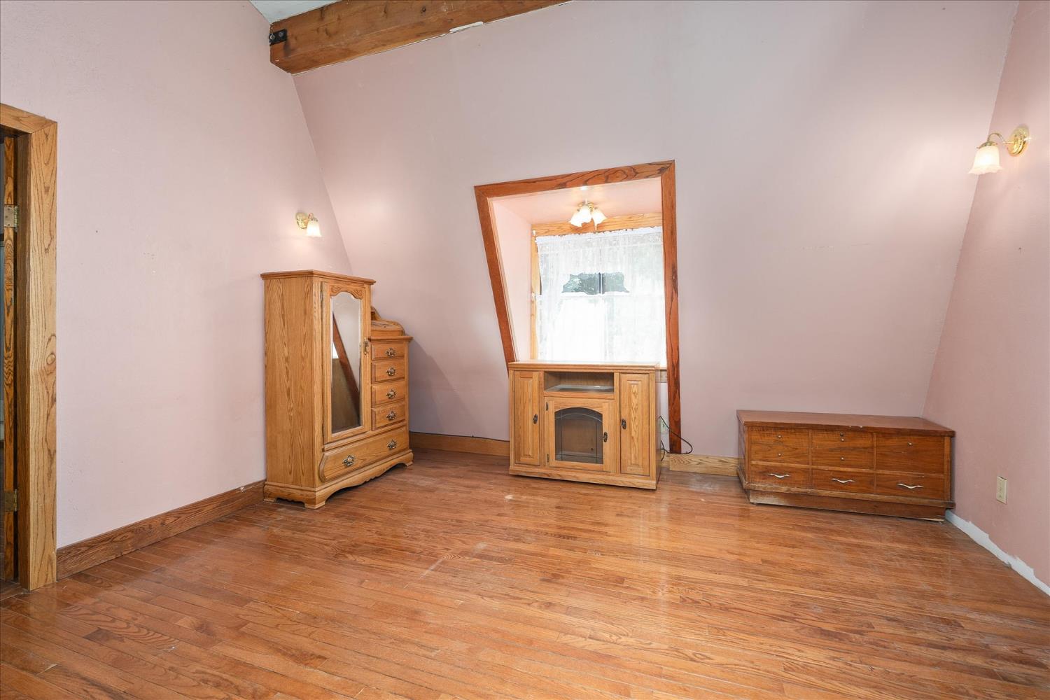 7226 Yosemite Park Way, Yosemite West, CA 95389