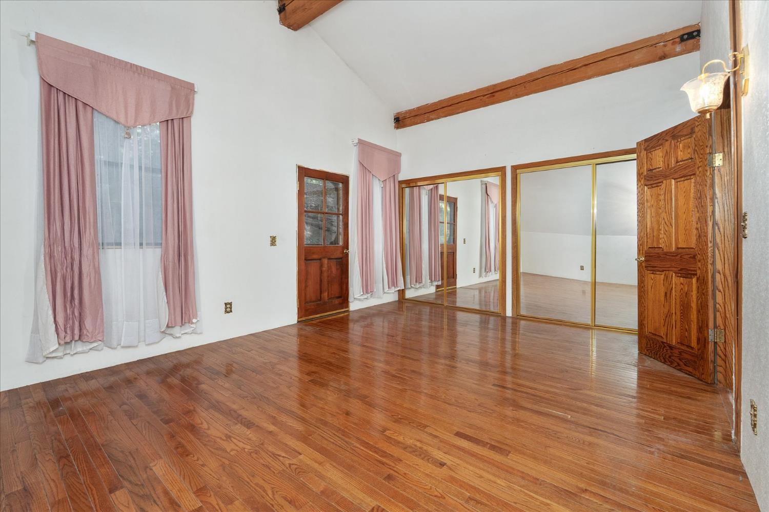 7226 Yosemite Park Way, Yosemite West, CA 95389