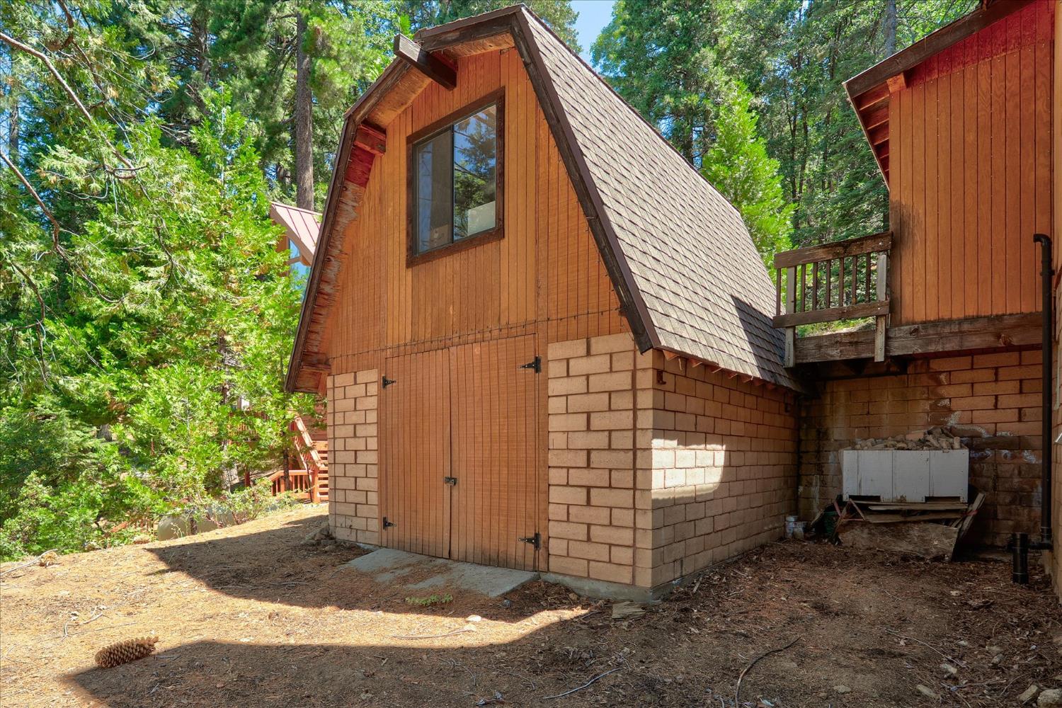 7226 Yosemite Park Way, Yosemite West, CA 95389