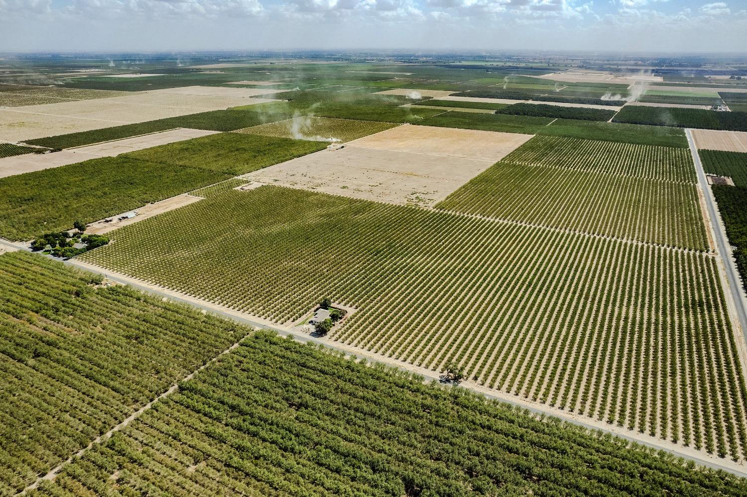 2457 E Clarkson Ave, Selma, CA 93662