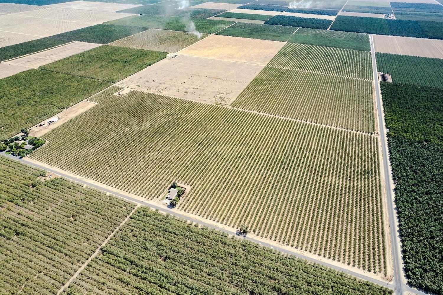 2457 E Clarkson Ave, Selma, CA 93662