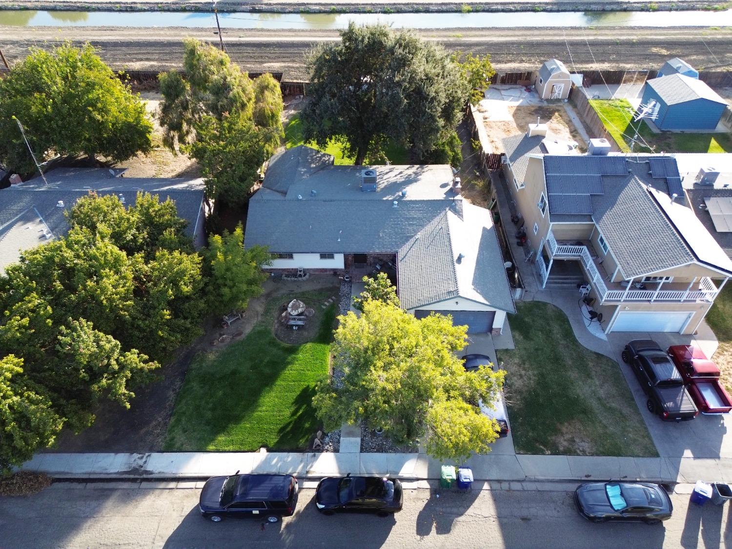 1041 Golden Gate Ave, Dos Palos, CA 93620