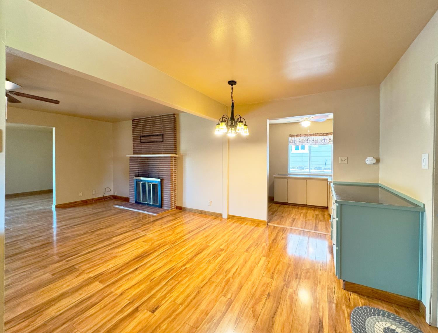 1041 Golden Gate Ave, Dos Palos, CA 93620