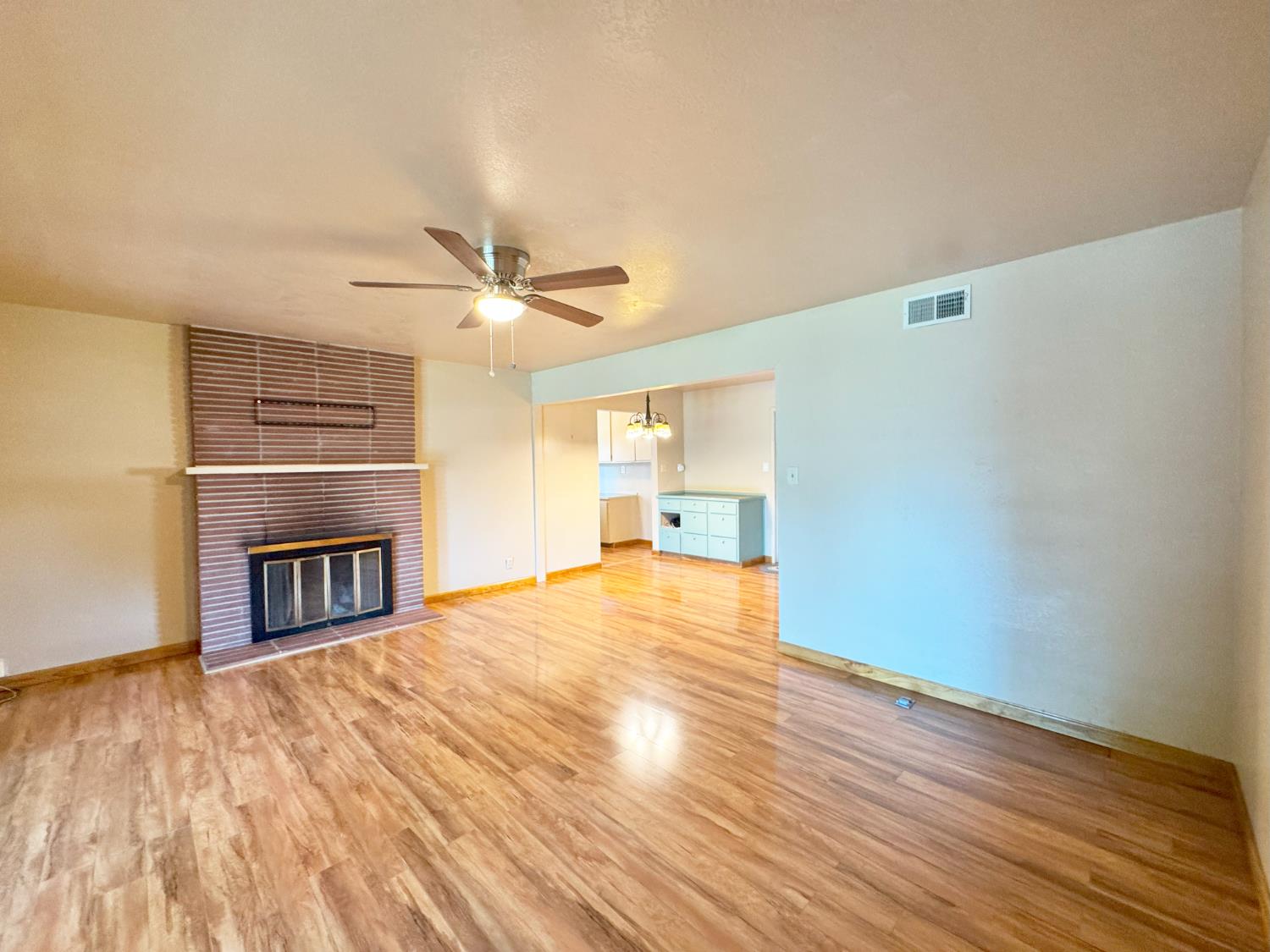 1041 Golden Gate Ave, Dos Palos, CA 93620