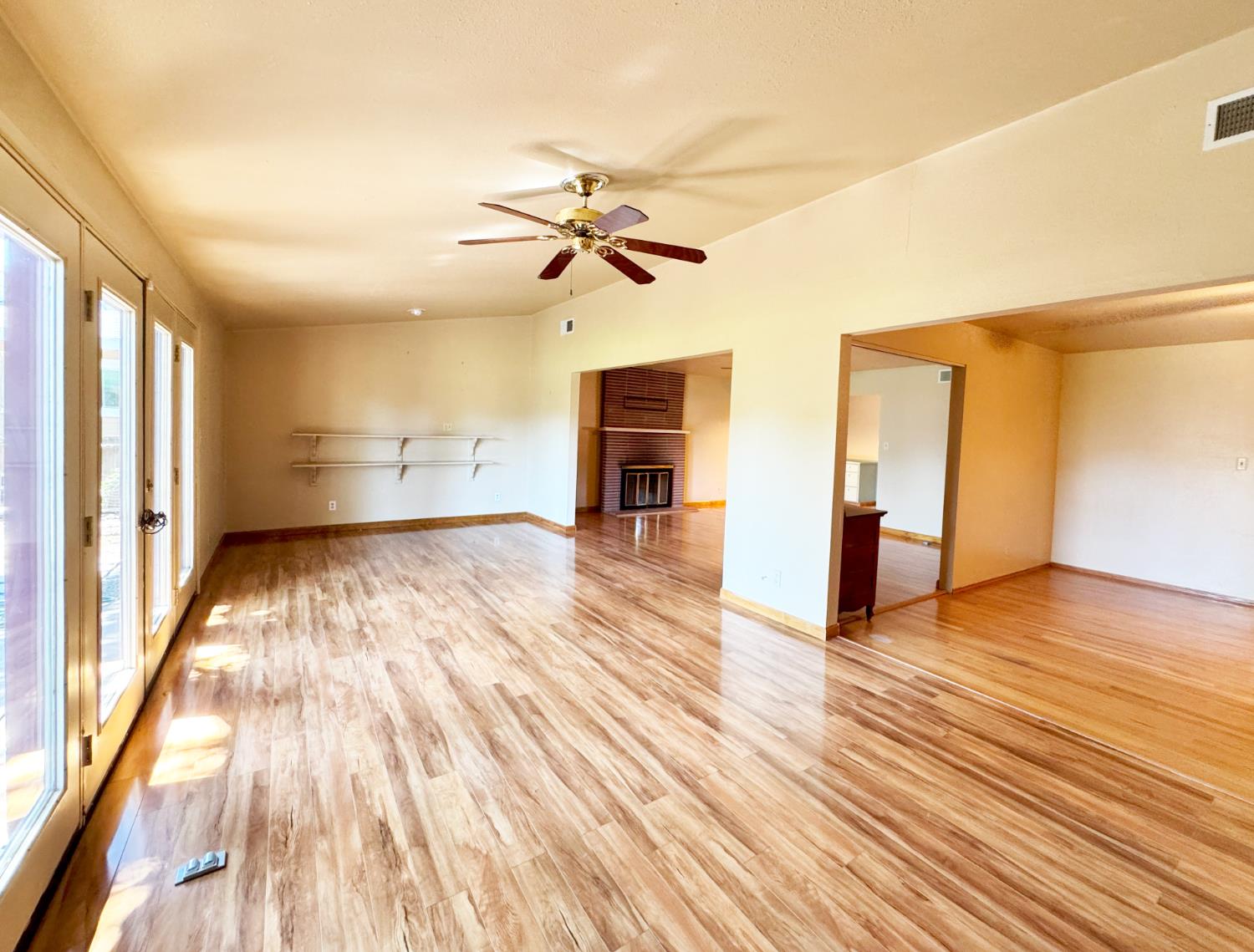 1041 Golden Gate Ave, Dos Palos, CA 93620