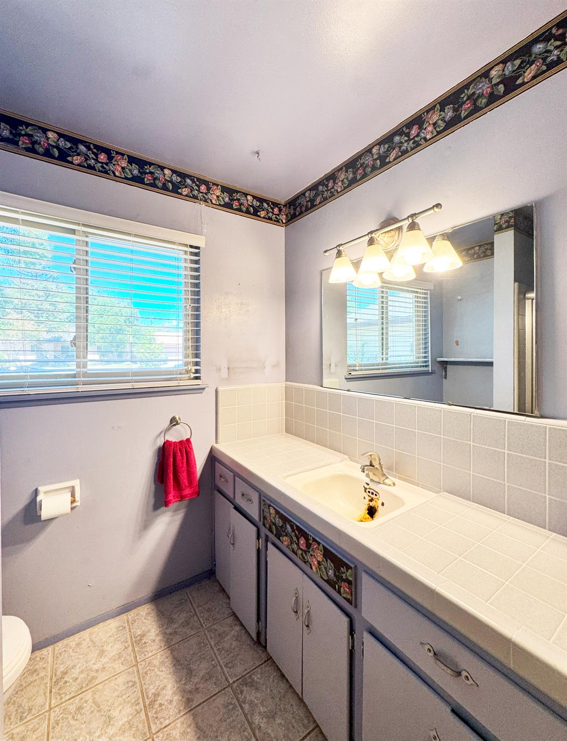 1041 Golden Gate Ave, Dos Palos, CA 93620