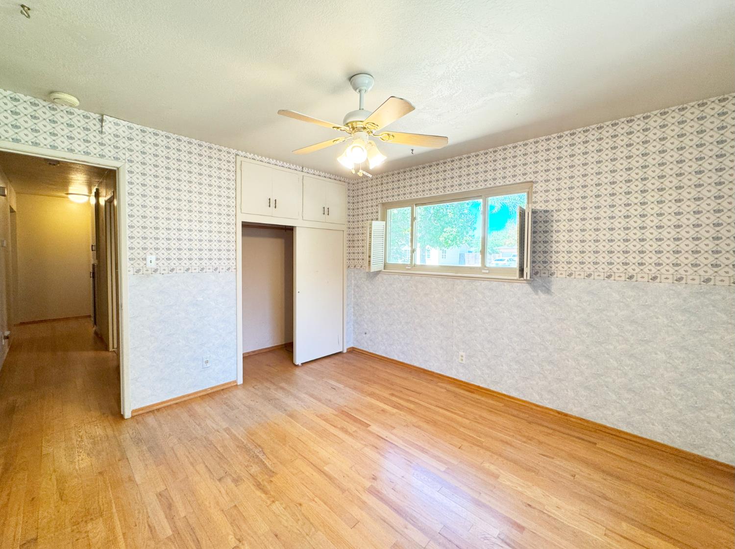 1041 Golden Gate Ave, Dos Palos, CA 93620