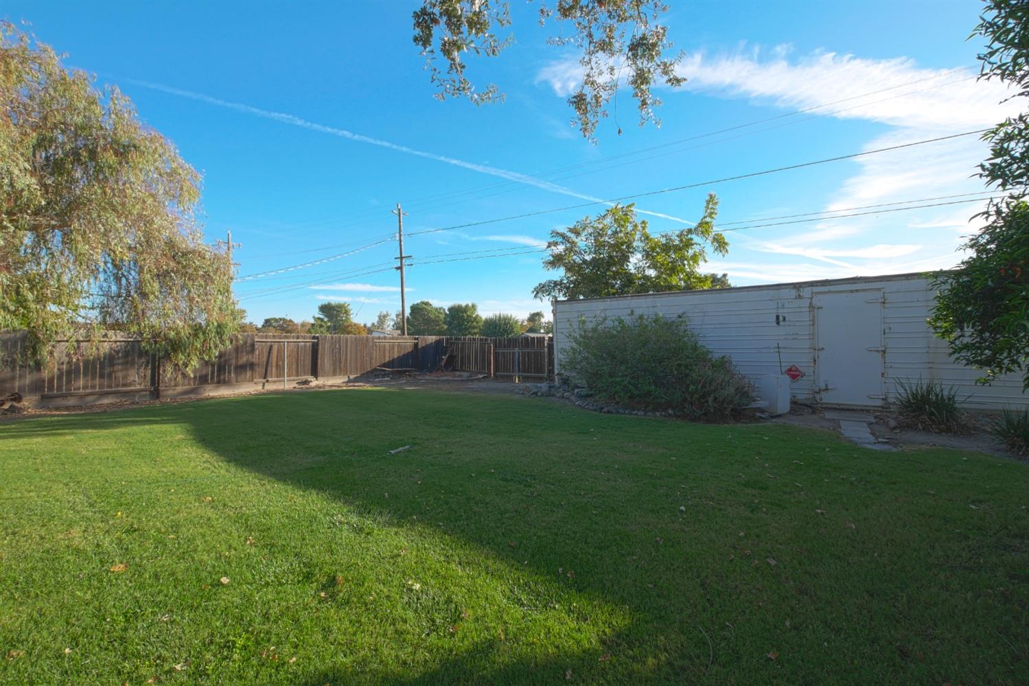 1041 Golden Gate Ave, Dos Palos, CA 93620