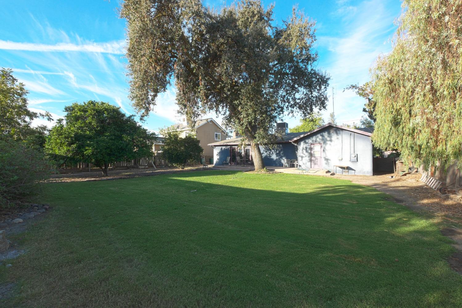 1041 Golden Gate Ave, Dos Palos, CA 93620