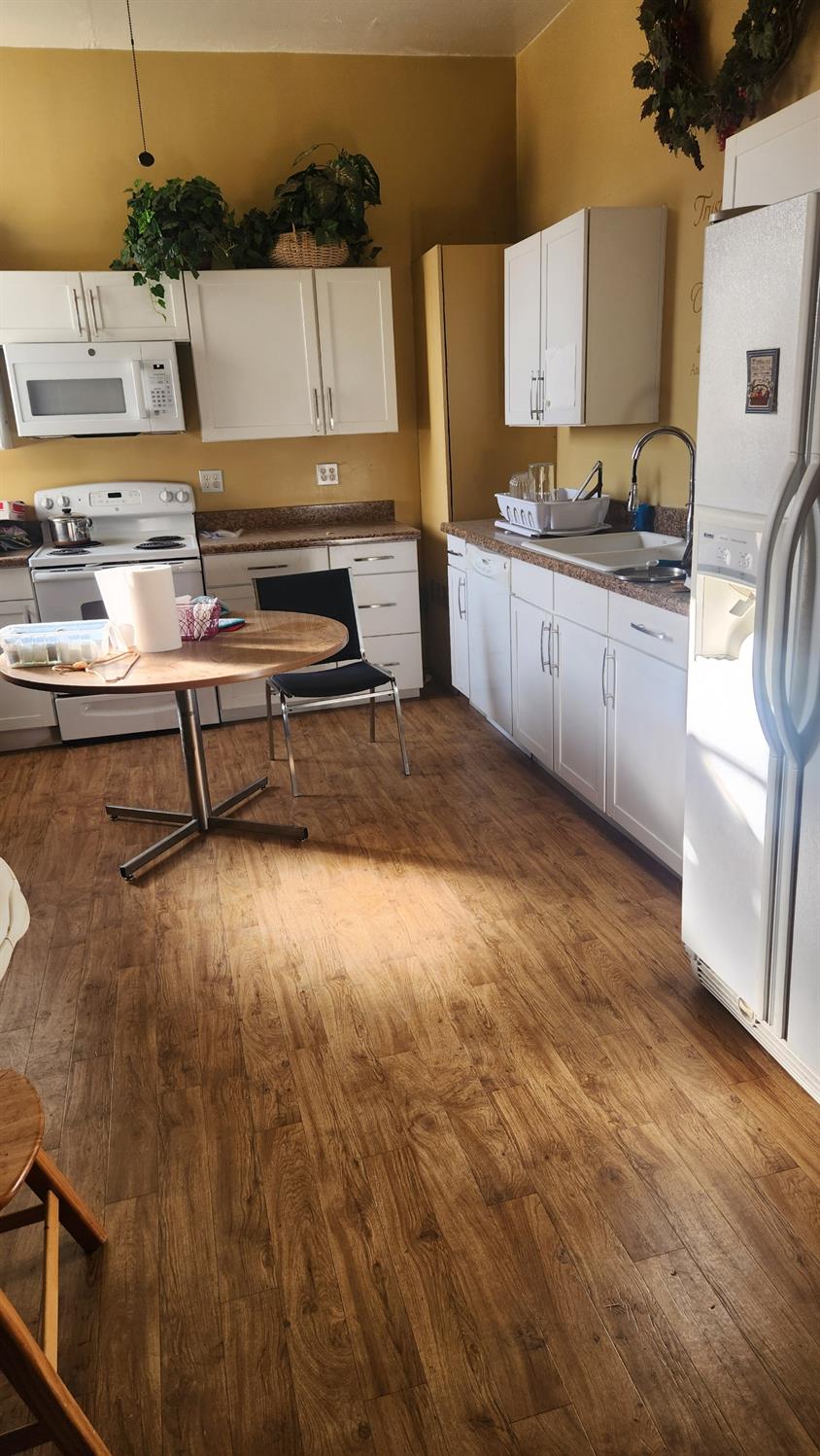 398 N Maple Ave, Fresno, CA 93702