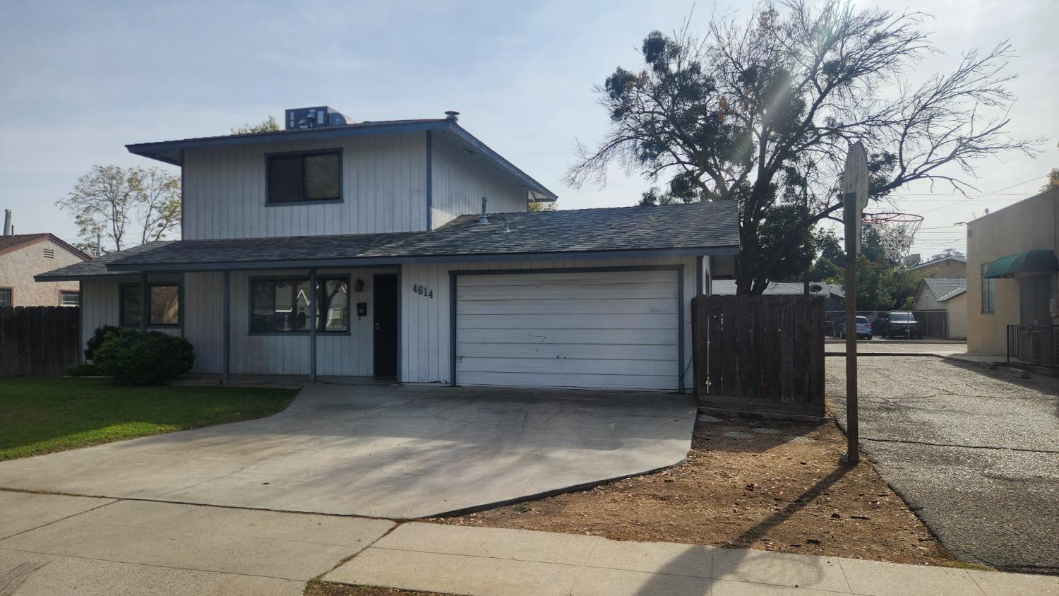 398 N Maple Ave, Fresno, CA 93702