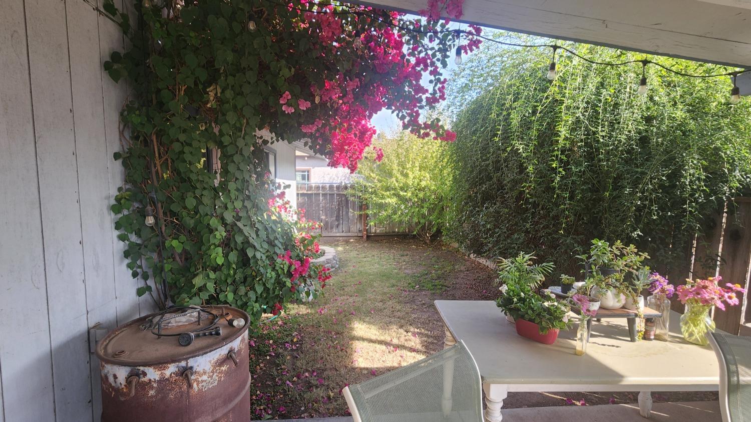 398 N Maple Ave, Fresno, CA 93702