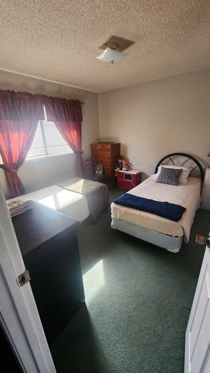 398 N Maple Ave, Fresno, CA 93702