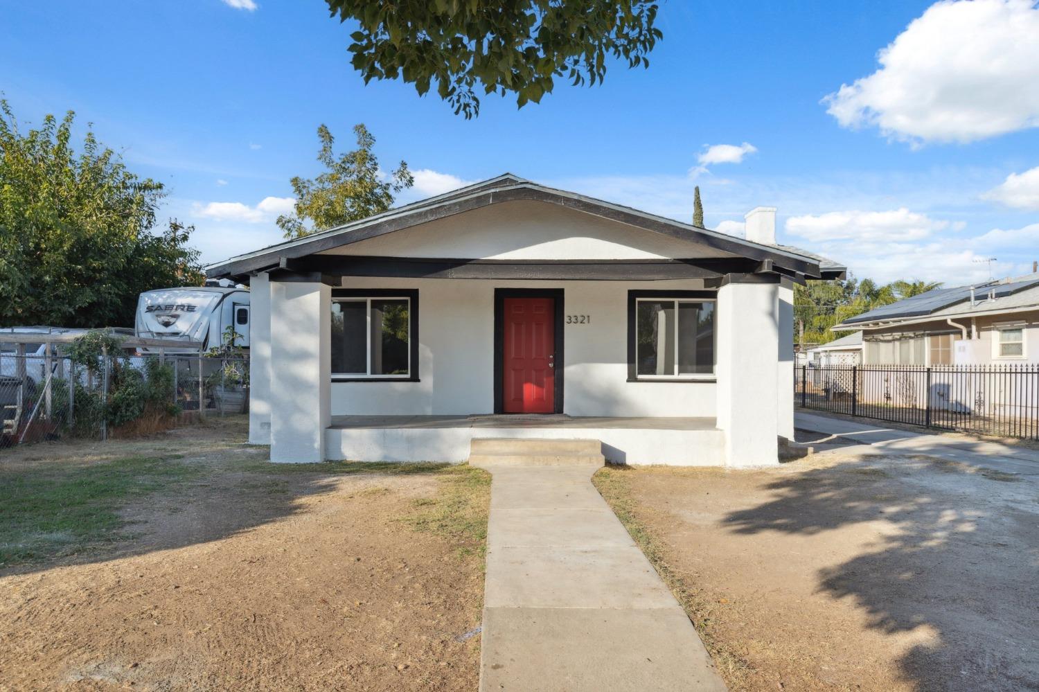 3321 Montecito, Fresno, CA 93702