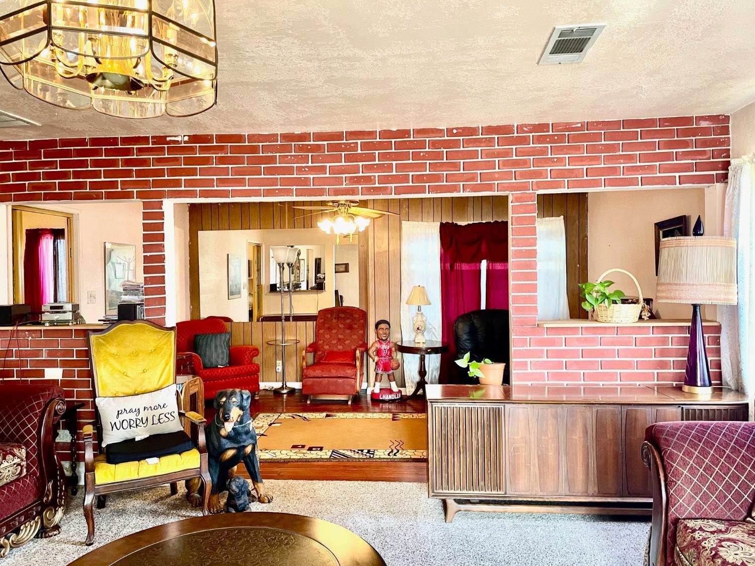 12840 10th Ave, Hanford, CA 93230