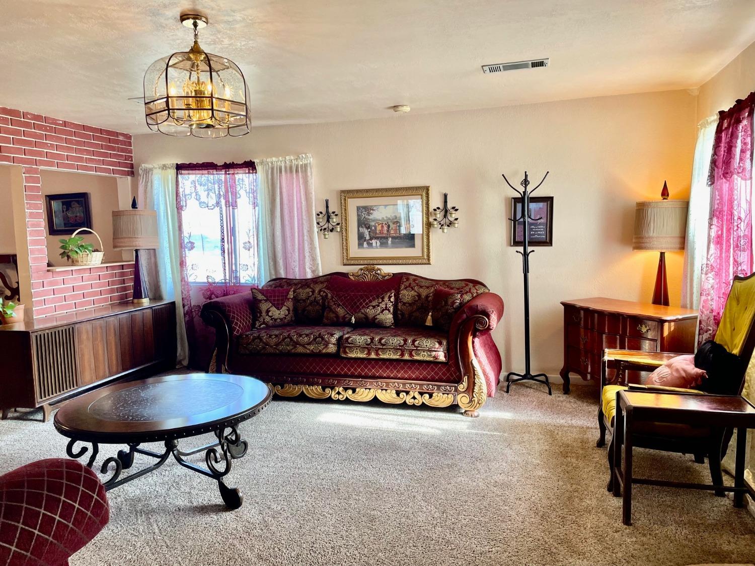 12840 10th Ave, Hanford, CA 93230