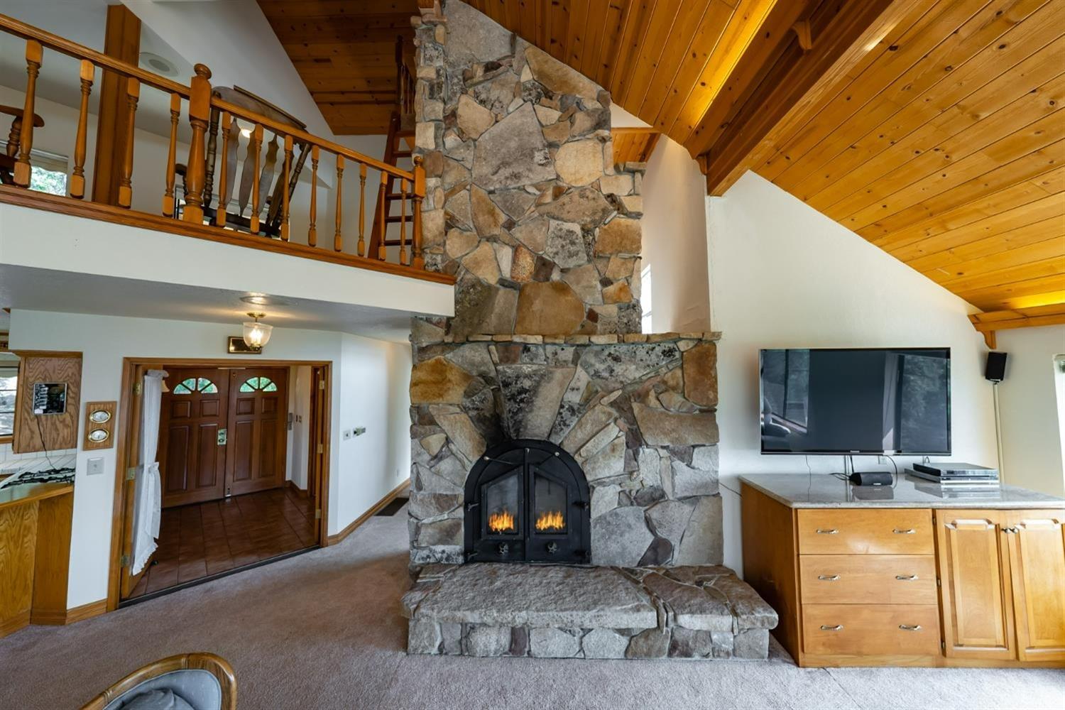 52180 Chahlip Ln, Shaver Lake, CA 93664