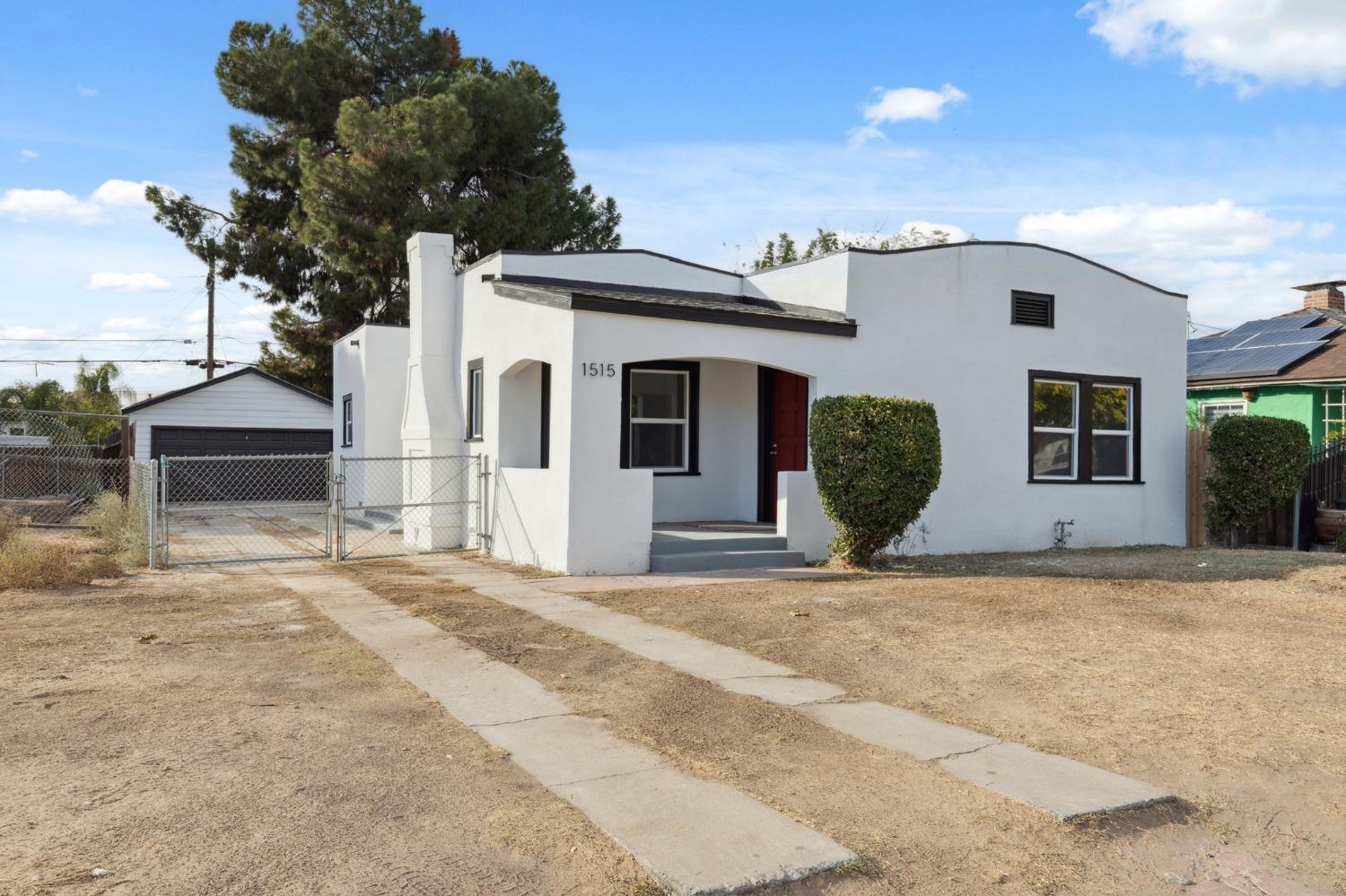 1515 N Fruit Ave, Fresno, CA 93728